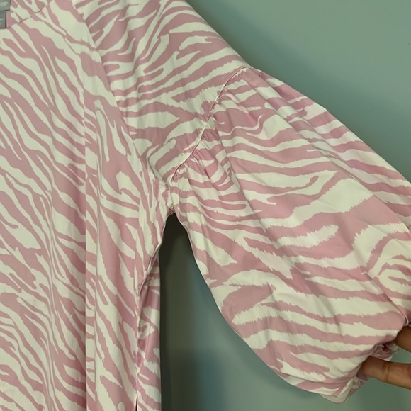 Chicos animal print in pink pull over - Picture 3 of 11
